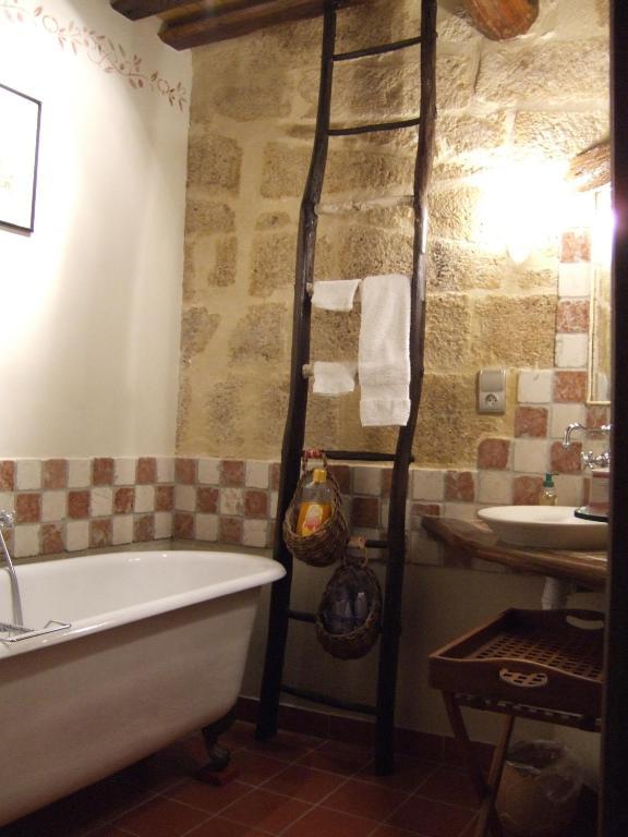 Bed and Breakfast Bize de la Tour à Saint-Bonnet-du-Gard Chambre photo